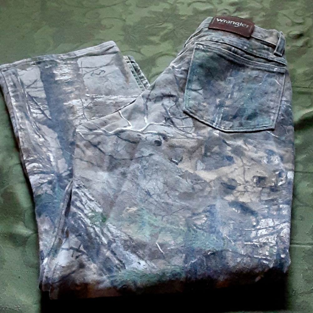 Camouflage wranglers